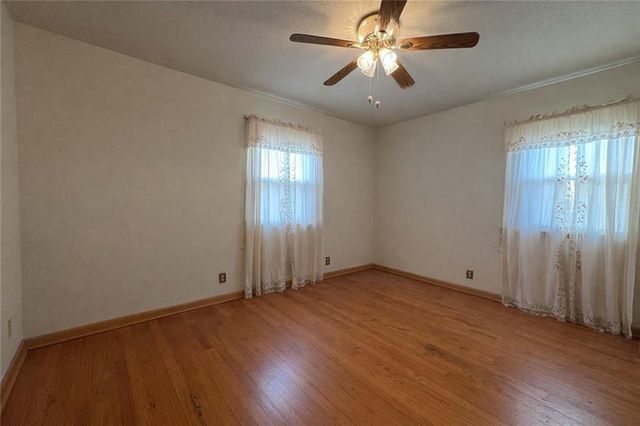 3620 S Dodgion Avenue, Independence, MO 64055