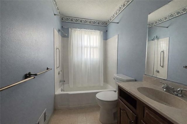 3620 S Dodgion Avenue, Independence, MO 64055