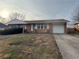 3620 S Dodgion Avenue, Independence, MO 64055
