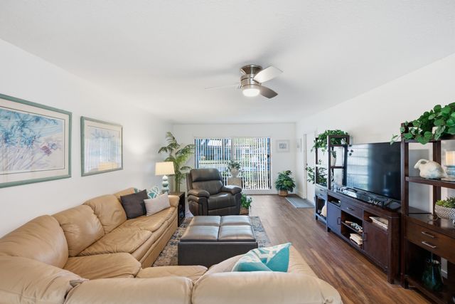 10325 Equestrian Drive B, Boynton Beach, FL 33436
