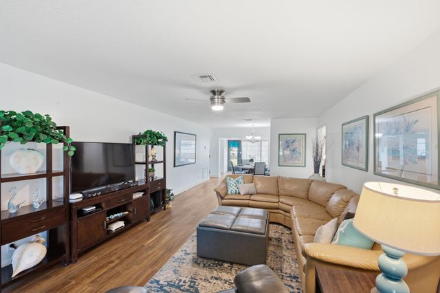 10325 Equestrian Drive B, Boynton Beach, FL 33436