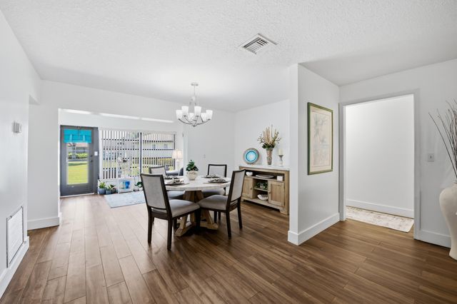 10325 Equestrian Drive B, Boynton Beach, FL 33436