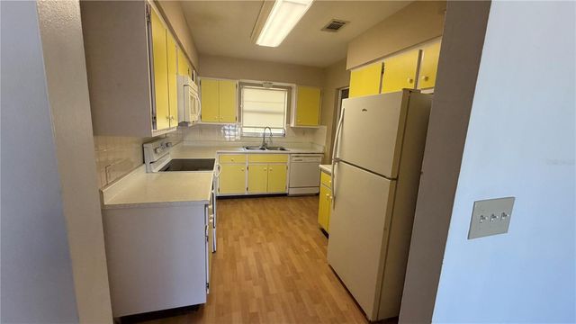 339 PINE TREE ROAD, Venice, FL 34293