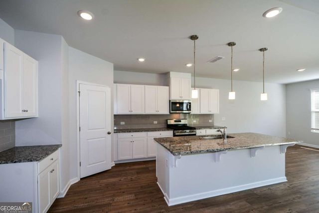 104 Green Love Lane, Grayson, GA 30017