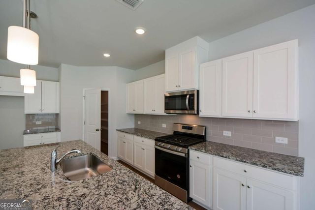 104 Green Love Lane, Grayson, GA 30017