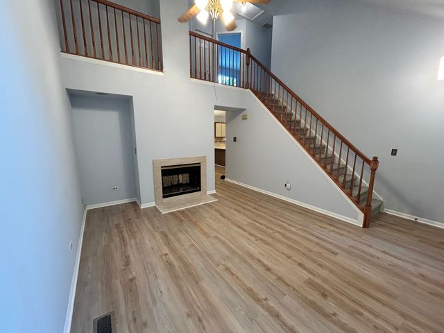 30 Lancaster Circle, Gurnee, IL 60031