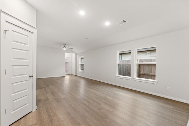 4519 Pinehurst Trace Drive, Pinehurst, TX 77362