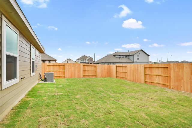 4519 Pinehurst Trace Drive, Pinehurst, TX 77362