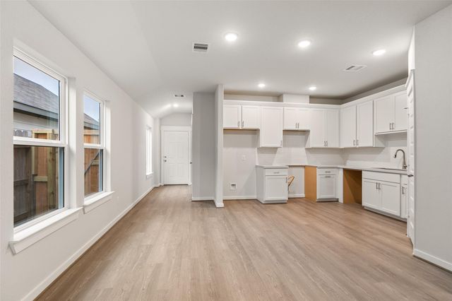 4519 Pinehurst Trace Drive, Pinehurst, TX 77362