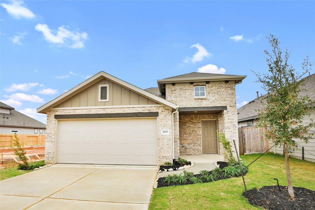 4519 Pinehurst Trace Drive, Pinehurst, TX 77362