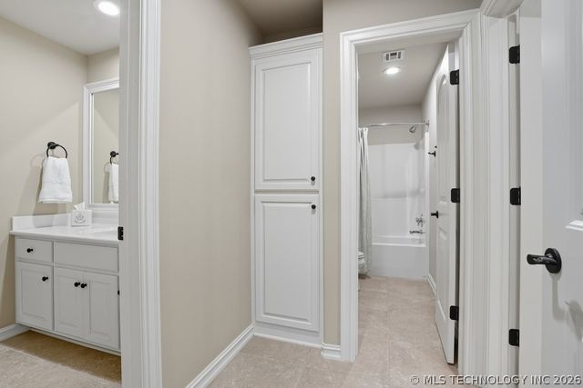 7226 E 111th Place S, Bixby, OK 74008