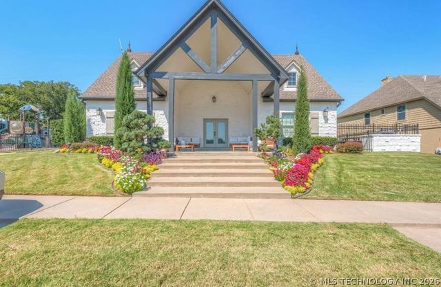7226 E 111th Place S, Bixby, OK 74008