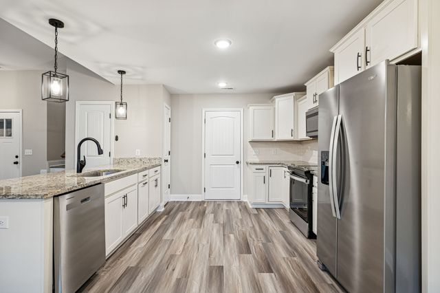 216 Fieldstone Ln, Springfield, TN 37172