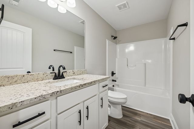 216 Fieldstone Ln, Springfield, TN 37172