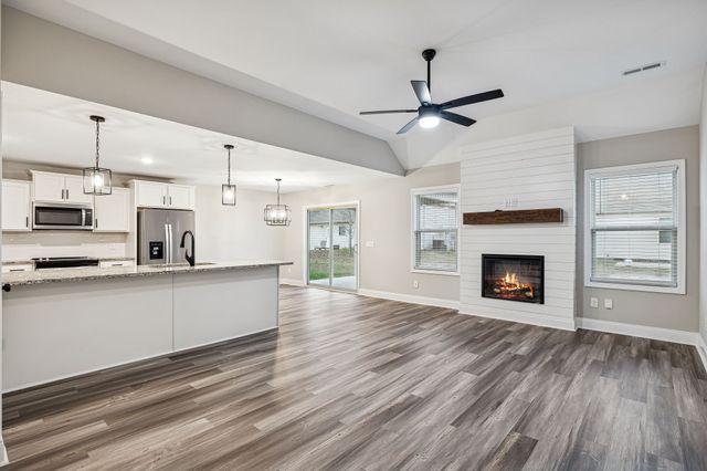 216 Fieldstone Ln, Springfield, TN 37172