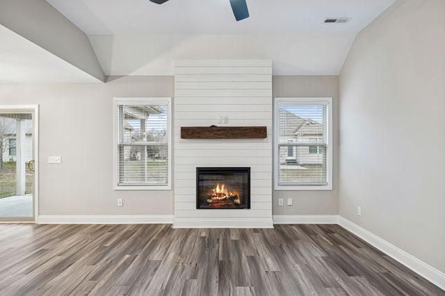 216 Fieldstone Ln, Springfield, TN 37172