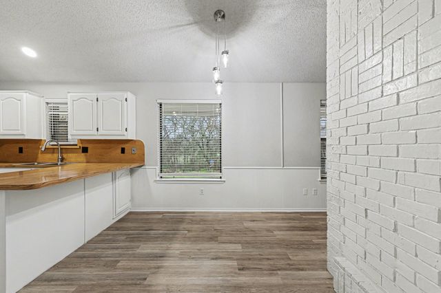 611 Shawnee Road, Waxahachie, TX 75165