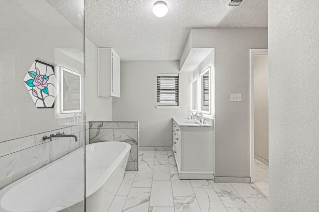 611 Shawnee Road, Waxahachie, TX 75165