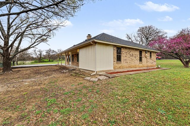 611 Shawnee Road, Waxahachie, TX 75165