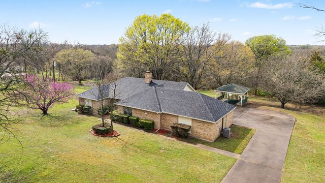 611 Shawnee Road, Waxahachie, TX 75165