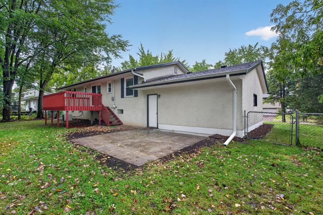 406 Centennial Drive, Roseville, MN 55113