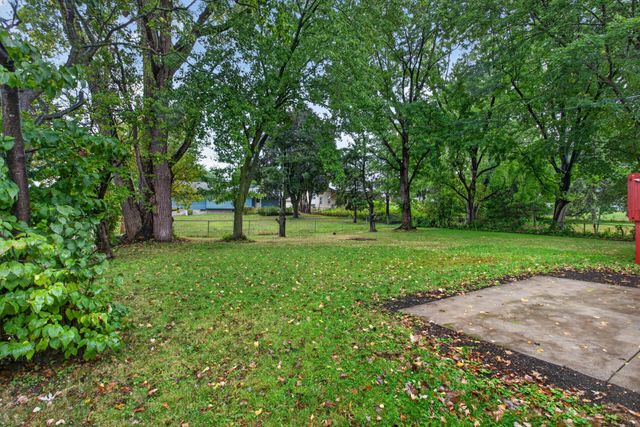 406 Centennial Drive, Roseville, MN 55113