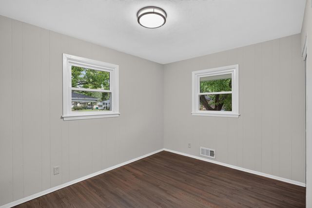 406 Centennial Drive, Roseville, MN 55113