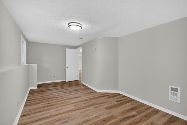 406 Centennial Drive, Roseville, MN 55113