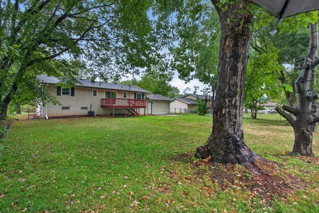 406 Centennial Drive, Roseville, MN 55113