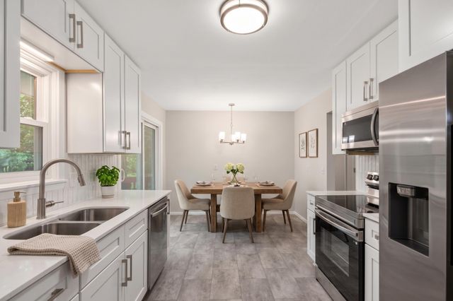 406 Centennial Drive, Roseville, MN 55113