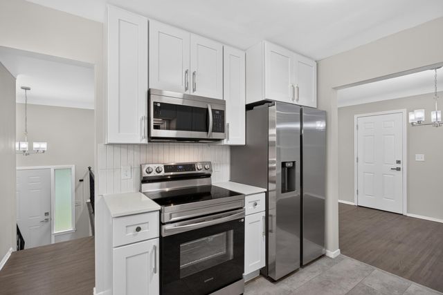 406 Centennial Drive, Roseville, MN 55113
