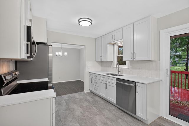 406 Centennial Drive, Roseville, MN 55113