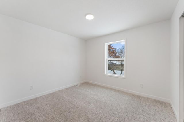 4117 Hyde Avenue N, Oakdale, MN 55128