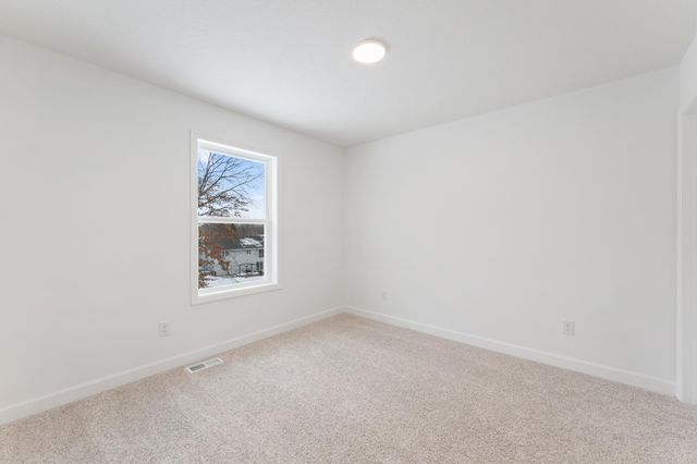 4117 Hyde Avenue N, Oakdale, MN 55128