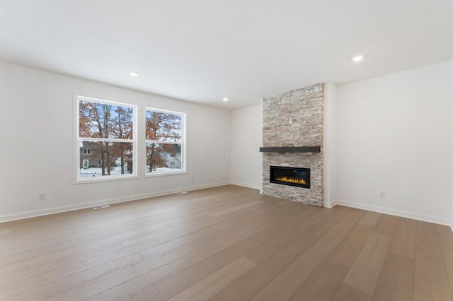 4117 Hyde Avenue N, Oakdale, MN 55128