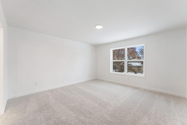 4117 Hyde Avenue N, Oakdale, MN 55128