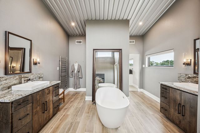 836 VZ County Road, Van, TX 75790