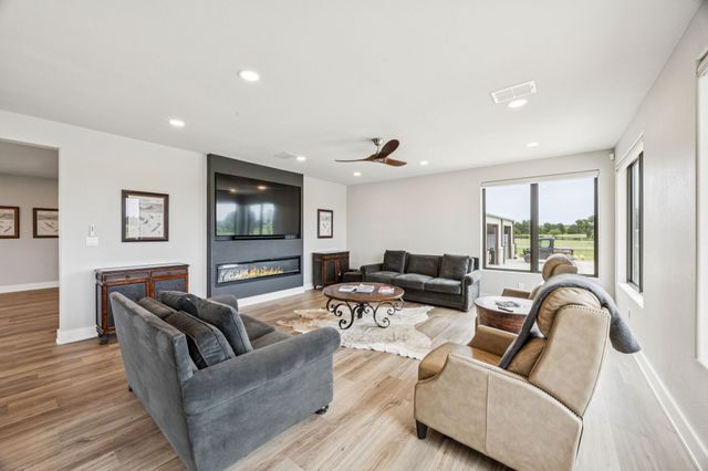 836 VZ County Road, Van, TX 75790