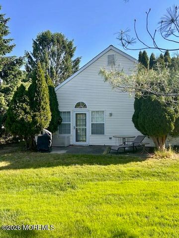 2752 Meadow Lake Drive, Toms River, NJ 08755