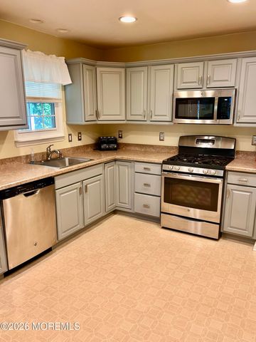 2752 Meadow Lake Drive, Toms River, NJ 08755