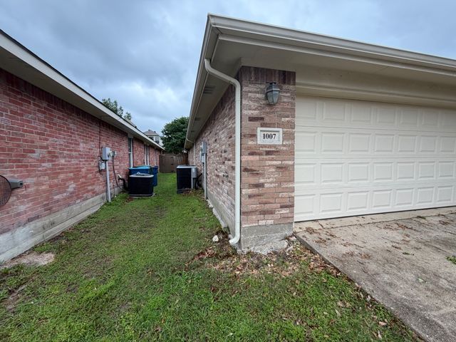 1007 Grimes Drive, Forney, TX 75126
