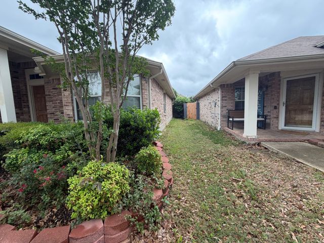 1007 Grimes Drive, Forney, TX 75126