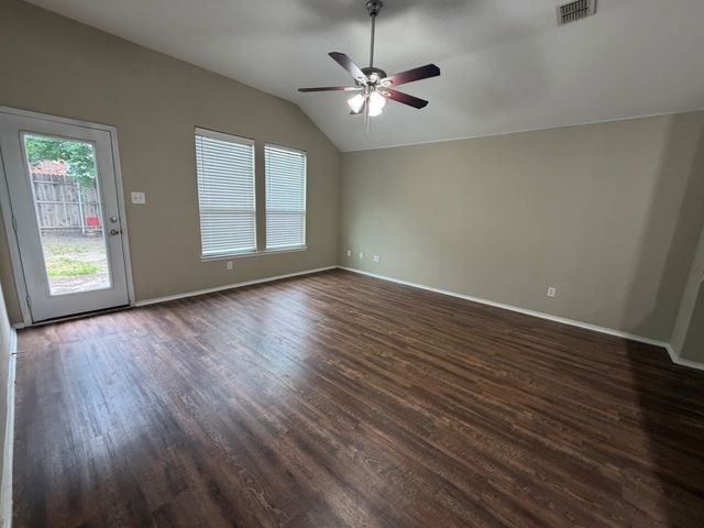 1007 Grimes Drive, Forney, TX 75126