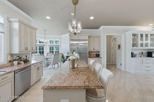 7 Crystal Court, Manalapan, NJ 07726