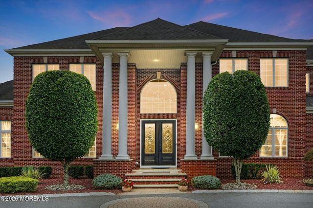 7 Crystal Court, Manalapan, NJ 07726