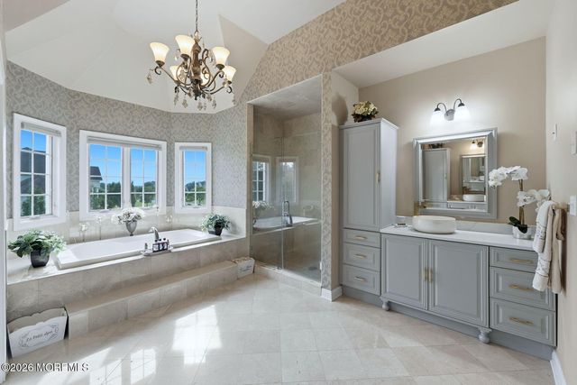 7 Crystal Court, Manalapan, NJ 07726