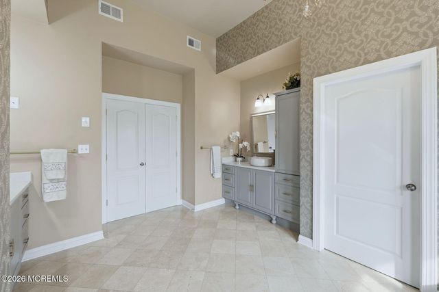 7 Crystal Court, Manalapan, NJ 07726
