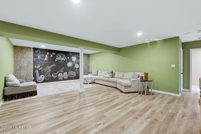 7 Crystal Court, Manalapan, NJ 07726