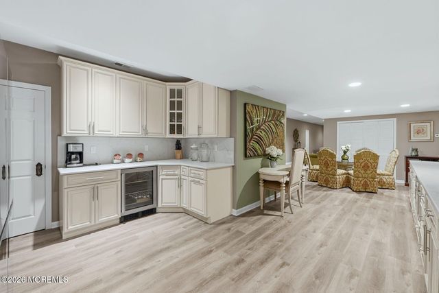 7 Crystal Court, Manalapan, NJ 07726