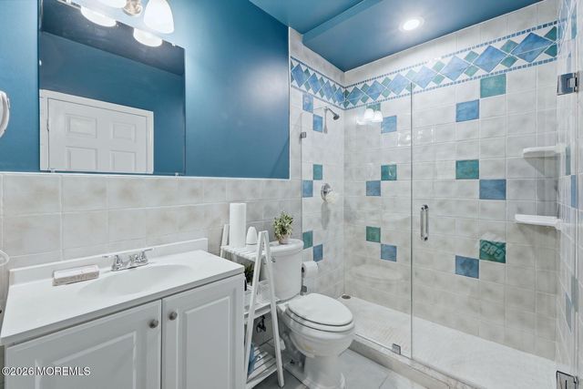 7 Crystal Court, Manalapan, NJ 07726